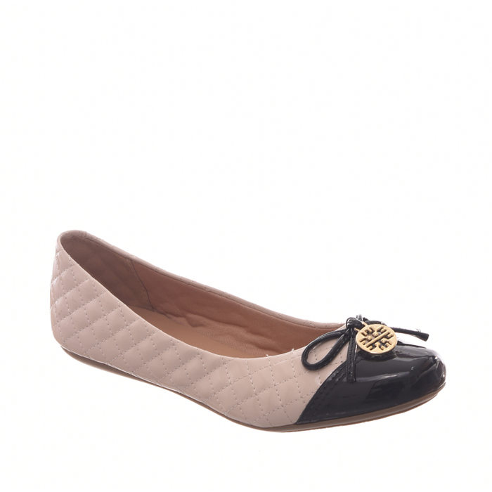 Sapatilha Sua Cia Matelassê Verniz Bege Biqueira Preta