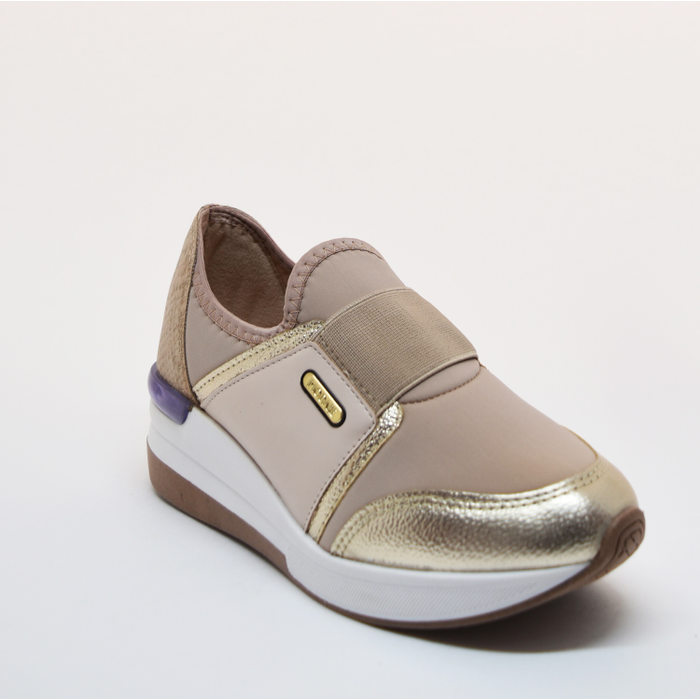 TÊNIS MODARE COM GEL ELÁSTICO DETALHE MINI CROCO BEGE E DOURADO