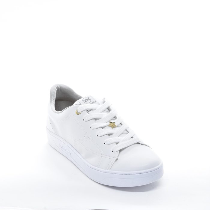 Tênis Via Marte Cadarço Aplicação Metal Estrela Microperfuros com Pesponto Solado Emborrachado Branc