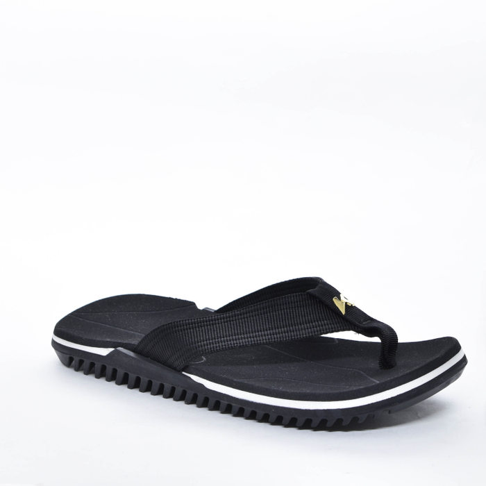 Chinelo Kenner Nk6 Aplicação Metal Solado Tratorado Preto e Branco
