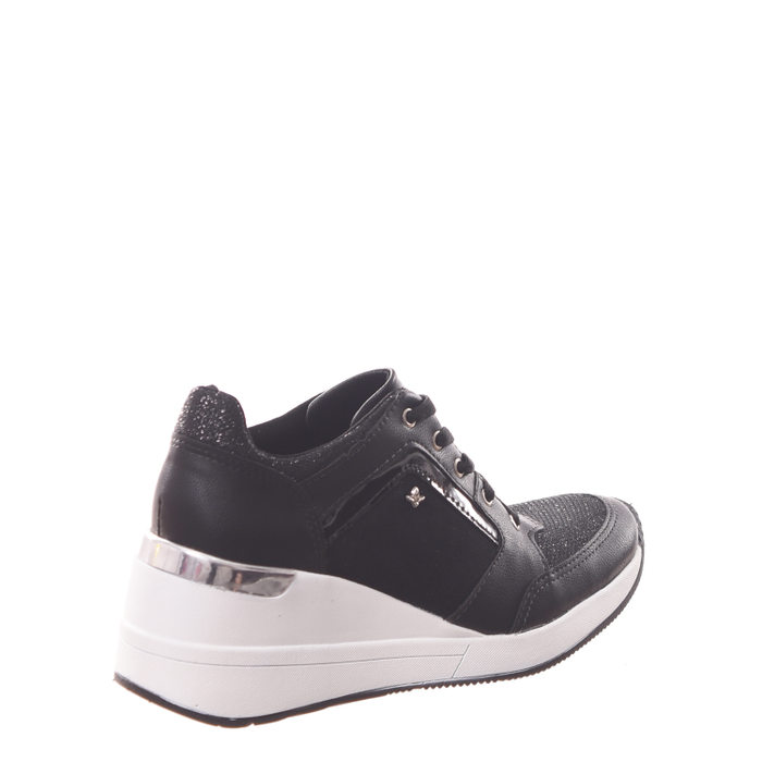 Tênis Anabela Cravo & Canela Detalhe Nobuck Fio Lurex Preto