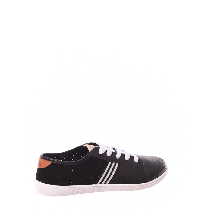 Tênis Moleca Microperfuros Detalhe Listra Lateral Nobuck e Napa Preta