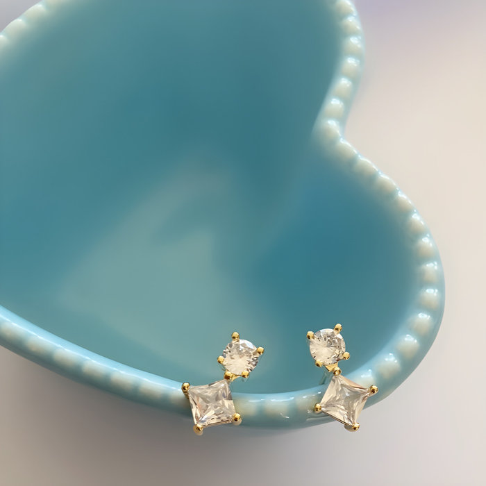 Brinco Quadra Círculo Zircônia