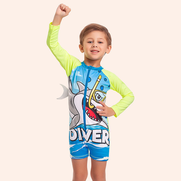 Macacão moda praia estampa tubarão