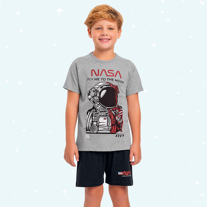 Conjunto pijama camiseta e bermuda Nasa brilha no escuro