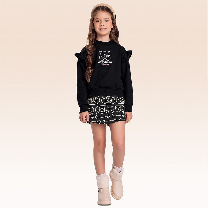 Conjunto blusão e shorts saia