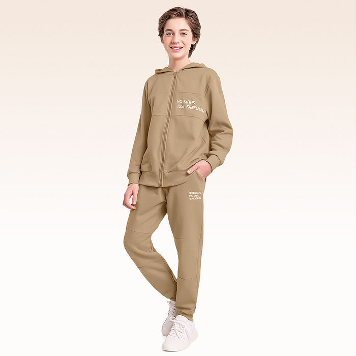 Conjunto jaqueta com capuz e calça