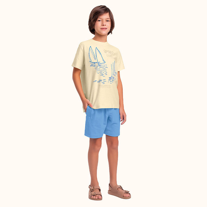 Conjunto camiseta em meia malha flamê e bermuda em moletinho com bordado