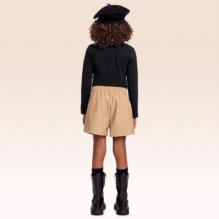 Conjunto blusa manga longa e shorts