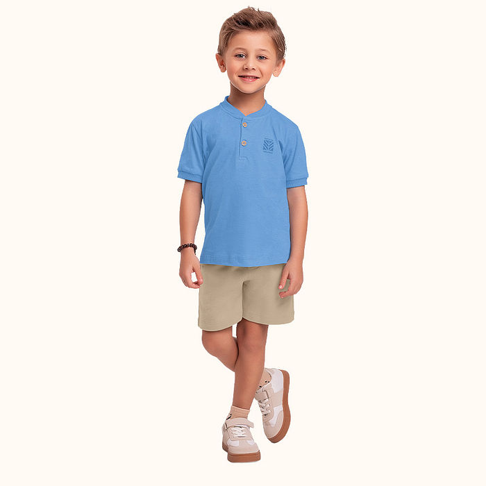 Conjunto em meia malha com abertura com botão funcional e bermuda em moletinho