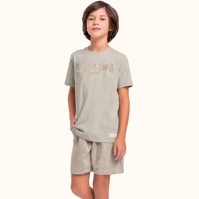 Conjunto camiseta em meia malha e bermuda em moletinho folhas