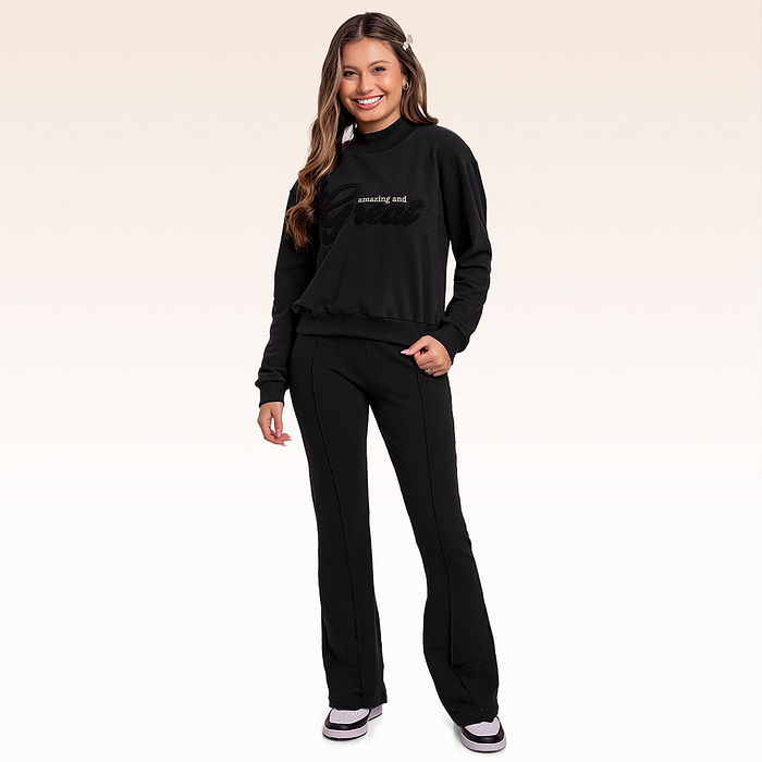 Blusão em moletom bordado