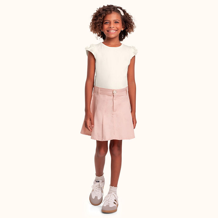 Blusa em cotton leve com aplique decorativo