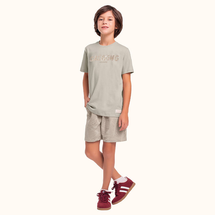 Conjunto camiseta em meia malha e bermuda em moletinho folhas