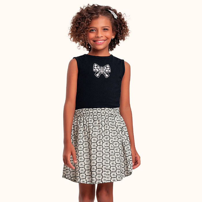 Conjunto regata em cotton leve e short saia em tecido com bordado