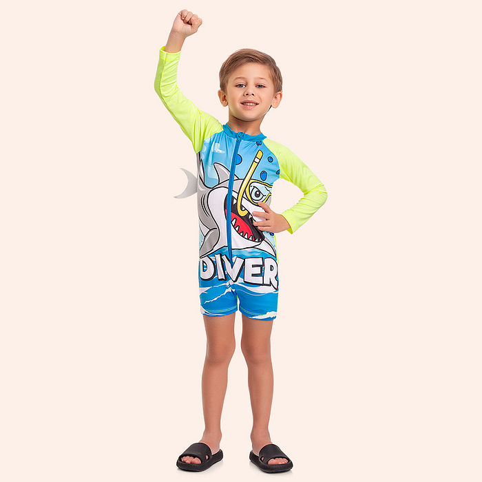 Macacão moda praia estampa tubarão