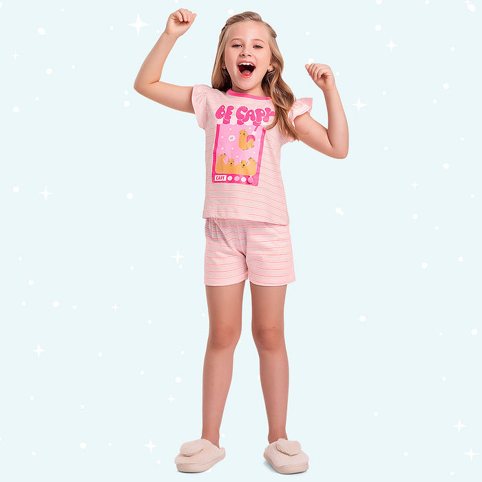 Conjunto pijama infantil blusa e short estampa capivara com pom pom