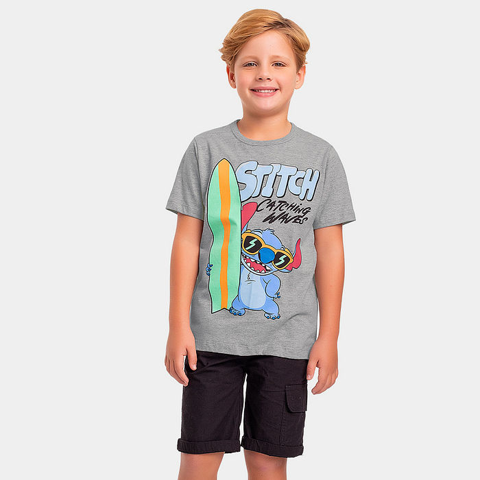 Camiseta manga curta infantil Stitch surf aventureiro em meia malha