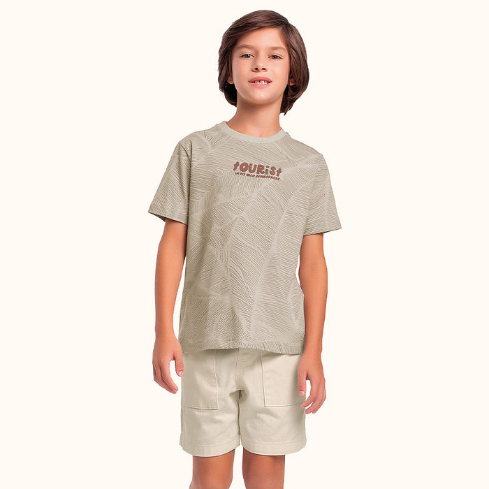 Camiseta em meia malha com relevo em 3d