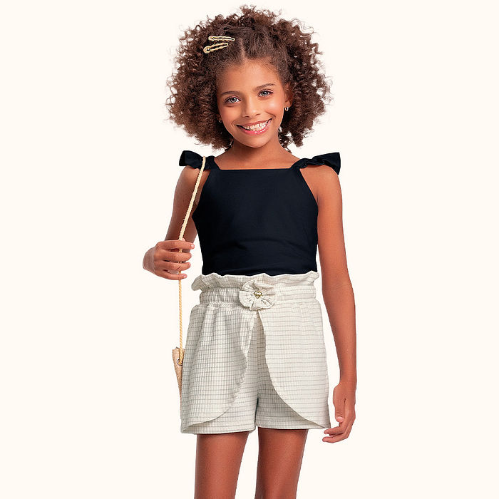 Conjunto blusa em cotton leve e short em ribana lurex com aviamento decorativo