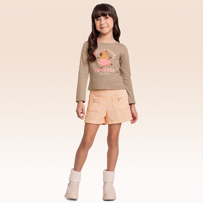 Conjunto blusa manga longa e shorts