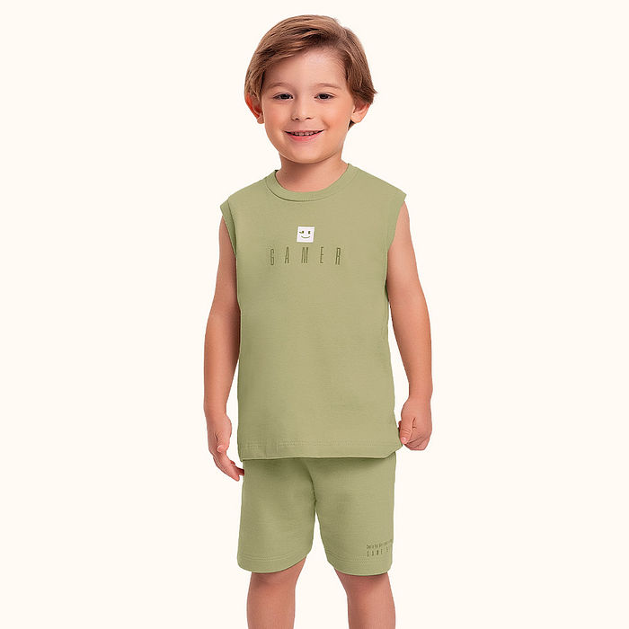 Conjunto camiseta em meia malha e bermuda em moletinho com cadarço decorativo