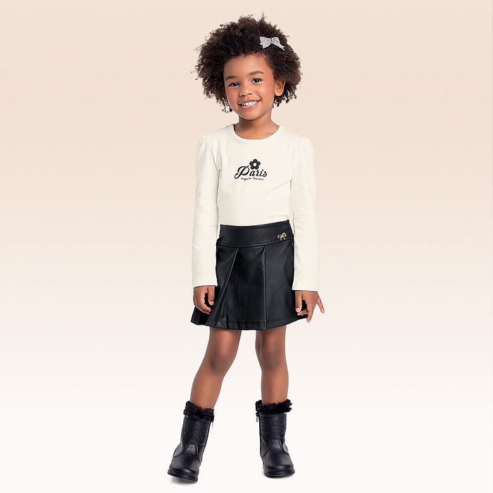 Conjunto blusa manga longa e shorts saia