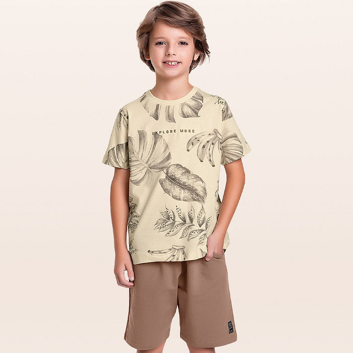 Conjunto camiseta e bermuda folhagem