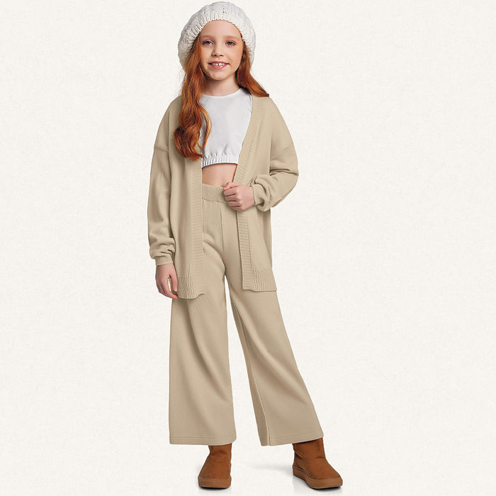 Conjunto top em cotton e casaco aberto em tricot