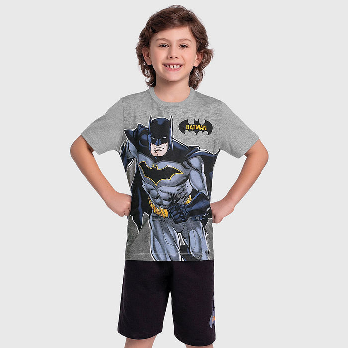 Conjunto camiseta batman e bermuda em moletinho