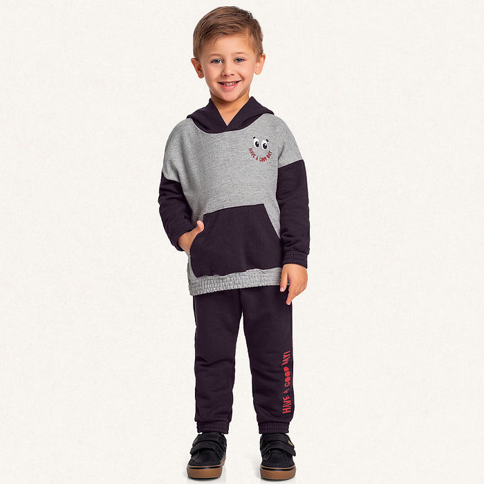 Conjunto blusão com capuz e calça em moletom