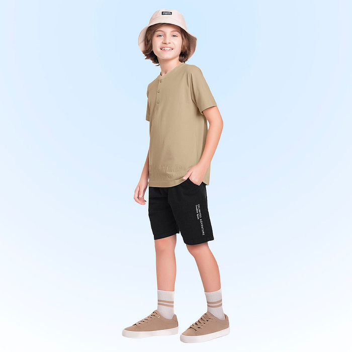 Conjunto camiseta em meia malha e bermuda em sarja queen