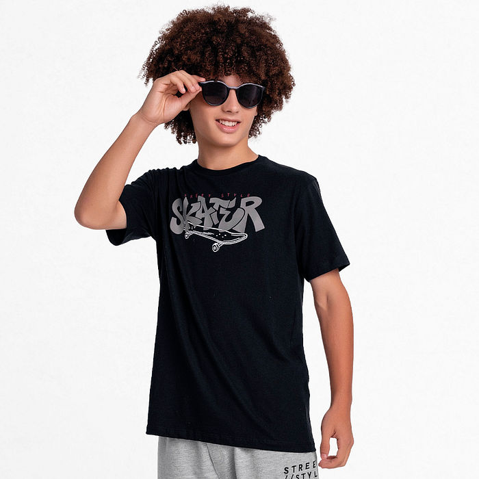 Camiseta em meia malha skater