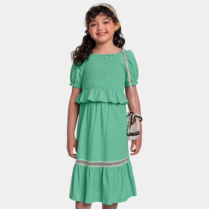 Conjunto blusa e saia midi com detalhe em renda