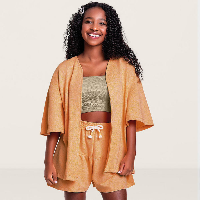 Conjunto top e shorts com kimono em linho