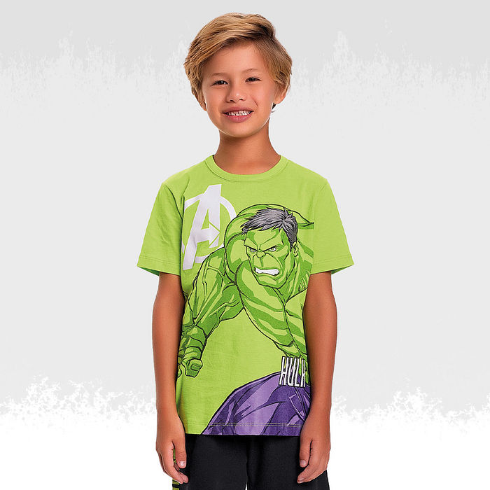 Conjunto camiseta meia malha e bermuda vingadores