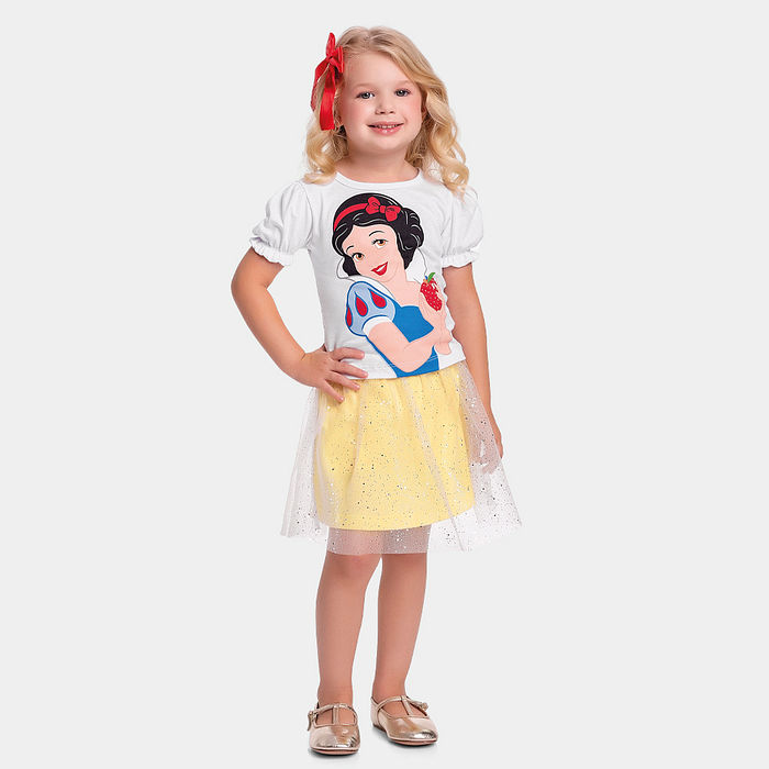 Conjunto blusa e short-saia da branca de neve