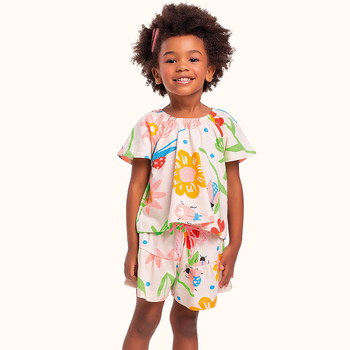 Conjunto bata e short estampa vibrante com cadarço decorativo