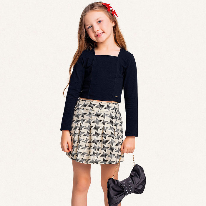 Conjunto blusa manga longa em cotton e short-saia em moletinho