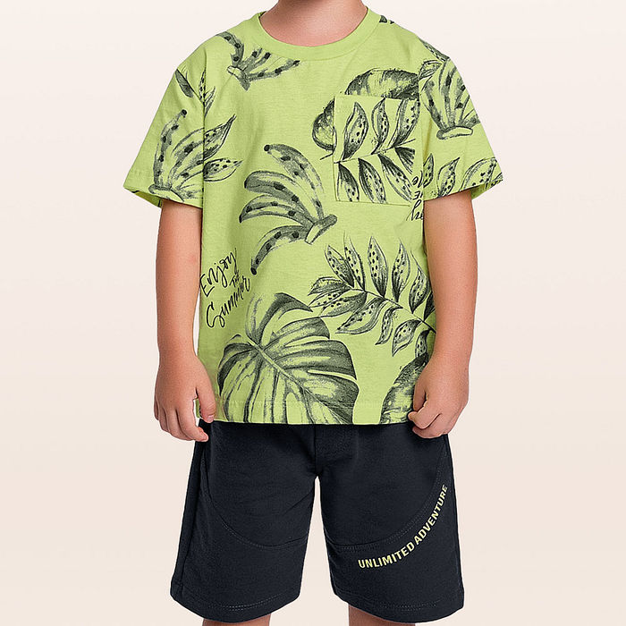 Conjunto camiseta e bermuda natureza