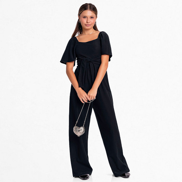 Macacão em malha florence com lastex e faixa de amarração