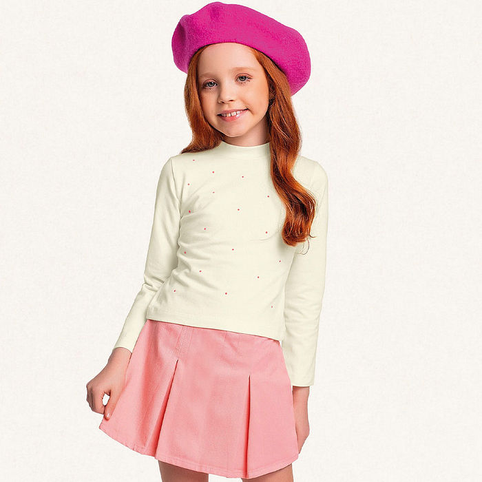 Conjunto blusa manga longa em cotton com strass e short-saia em sarja yari