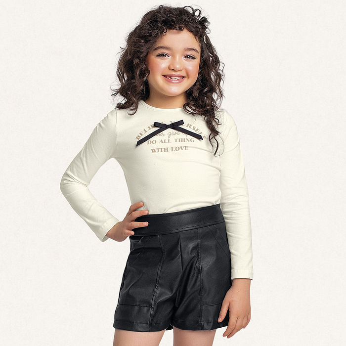 Conjunto blusa manga longa em cotton com laço e short em tecido PU