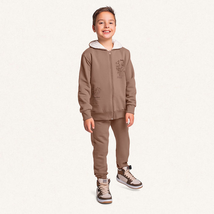 Conjunto jaqueta com capuz e corpo forrado em fleece e calça em moletom