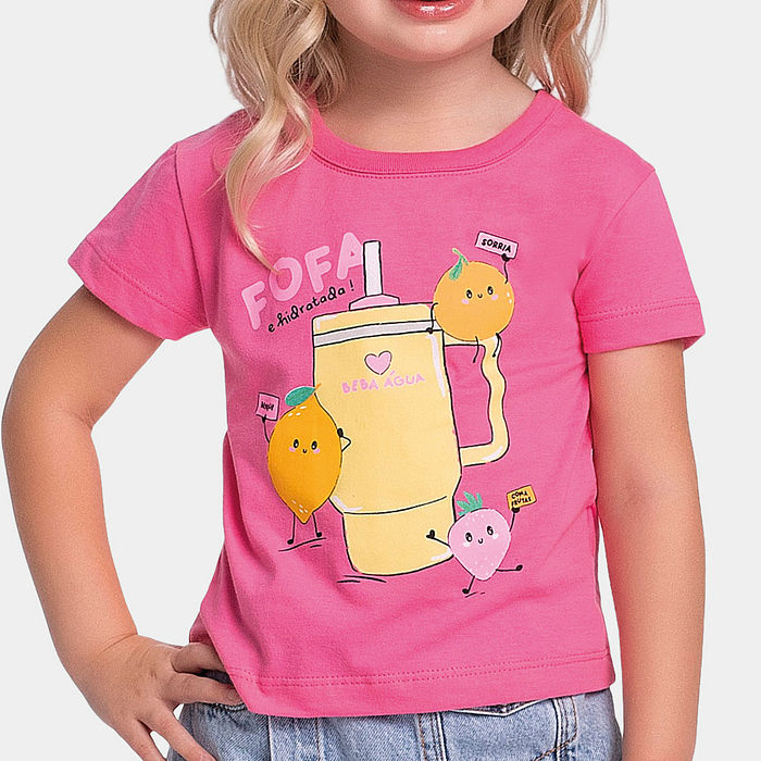 Blusa fofa de frutas e copo