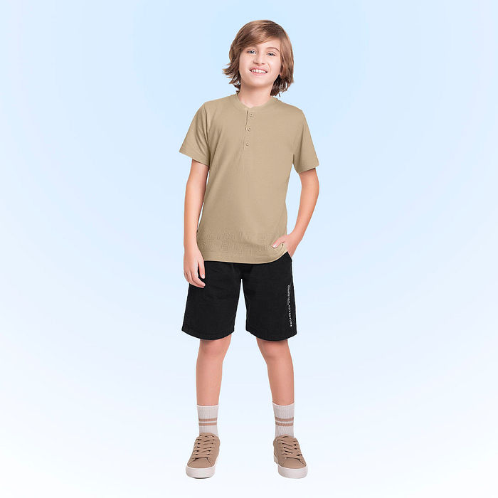 Conjunto camiseta em meia malha e bermuda em sarja queen