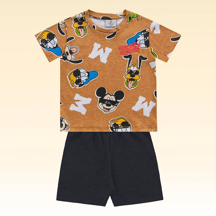 Conjunto camiseta mickey e bermuda em moletinho