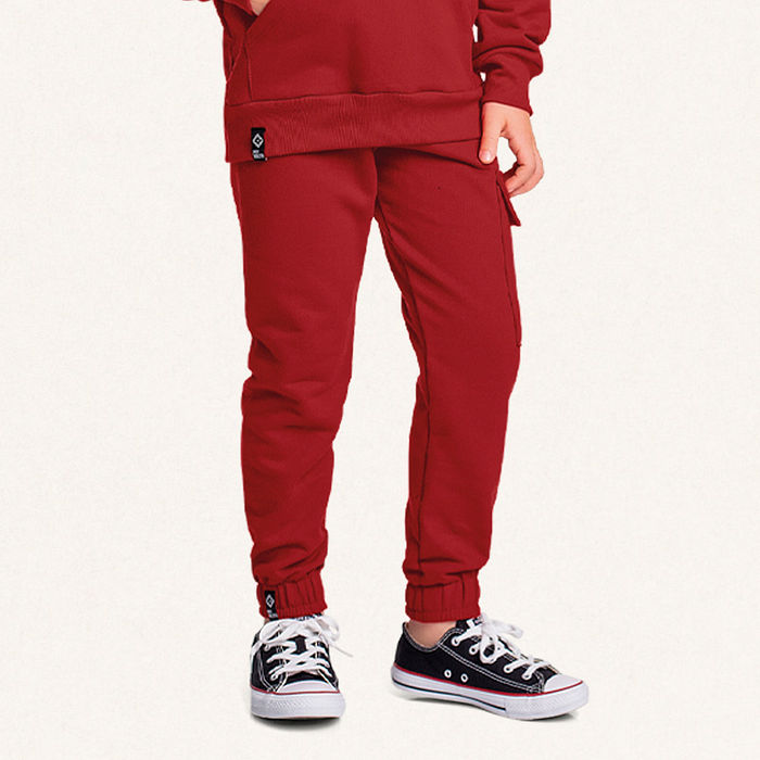 Calça em moletom com bolso cargo minimalista