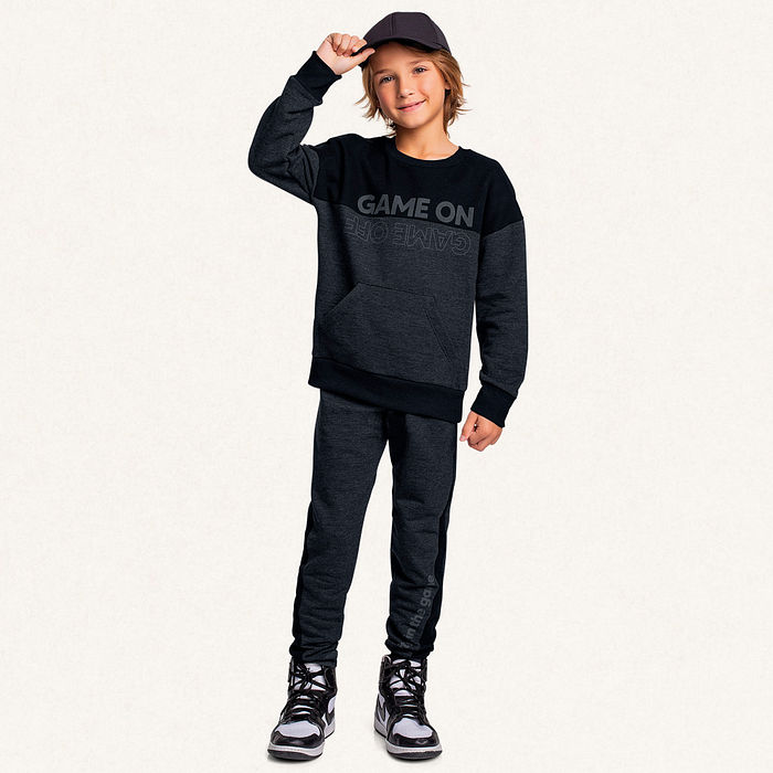 Conjunto blusão e calça em moletom