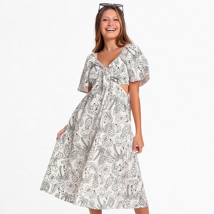 Vestido em tecido anaruga liso com amarração decorativa